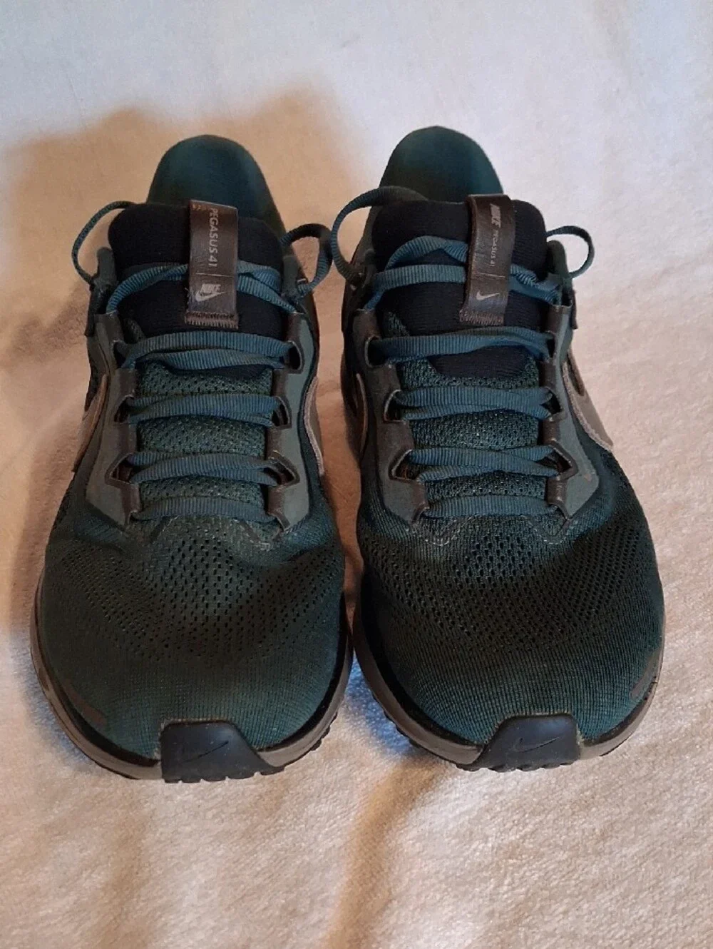 Nike Green and Gray Athletic Running Sneakers Size 8